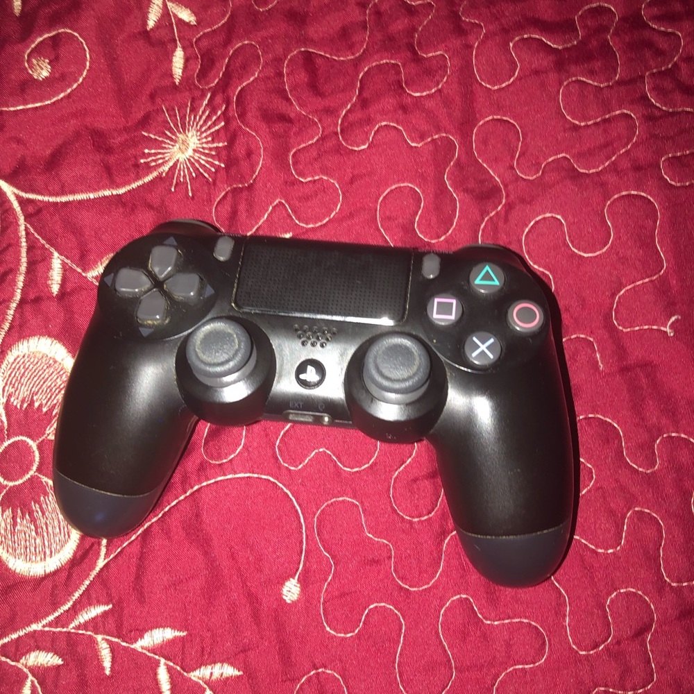 PlayStation 4 controller